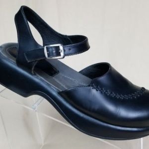 Dansko Sam Clogs in Black Size 37